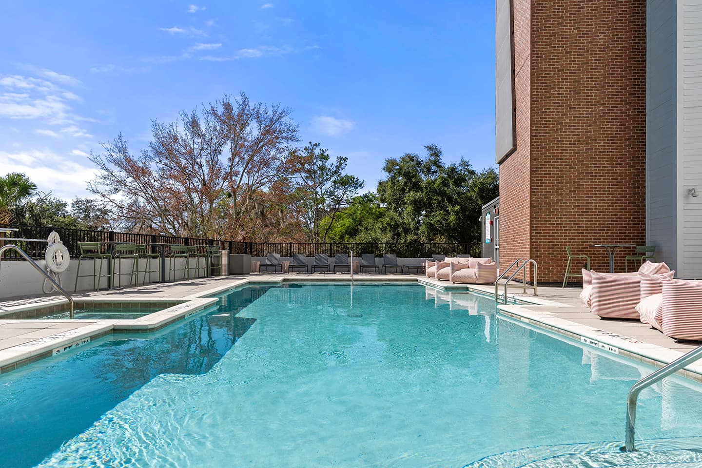 46-Social-28-Ground-Stills-21